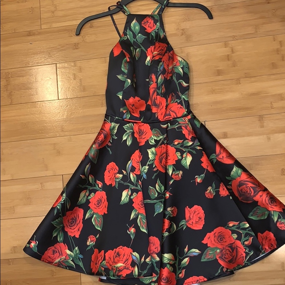 La femme short prom dress